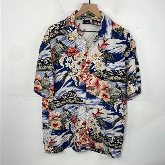GUESS Jeans Button Down Hawaiian Camp Shirt Tropical Mens Short Sleeve Medium - Picture 1 of 13